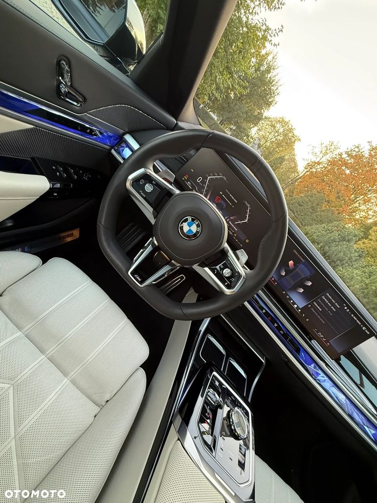 BMW Seria 7 - 34