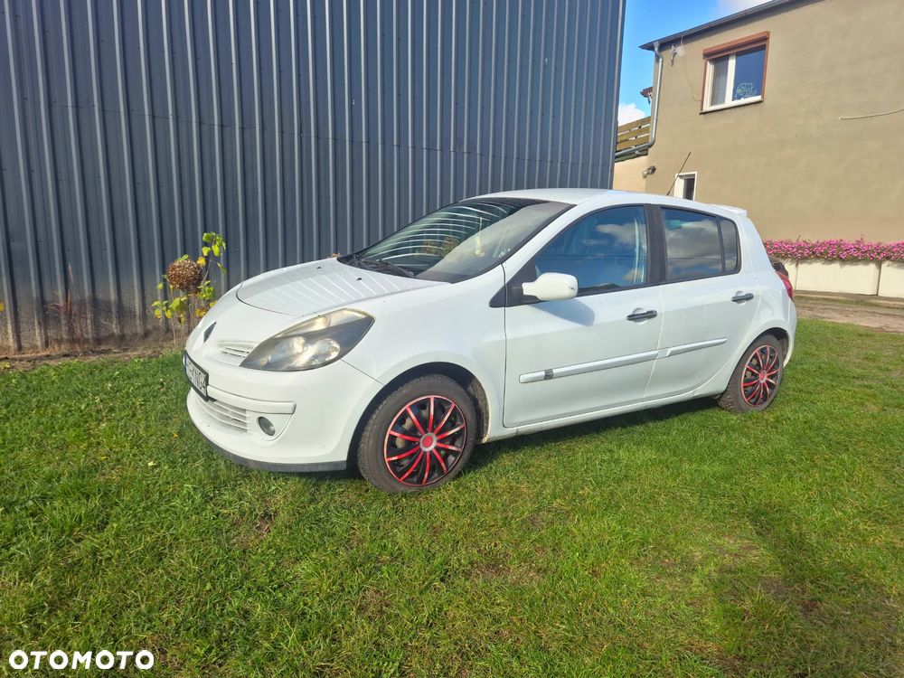 Renault Clio 1.2 16V All Inclusive - 1