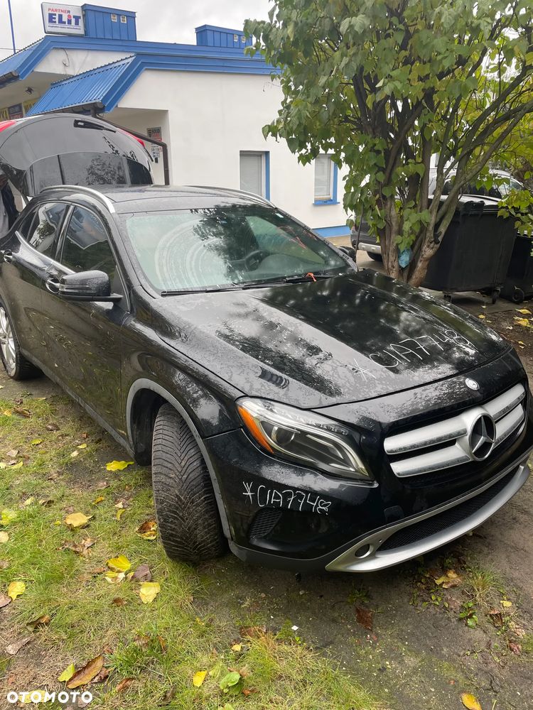 Mercedes-Benz GLA 250 4Matic 7G-DCT Urban - 26