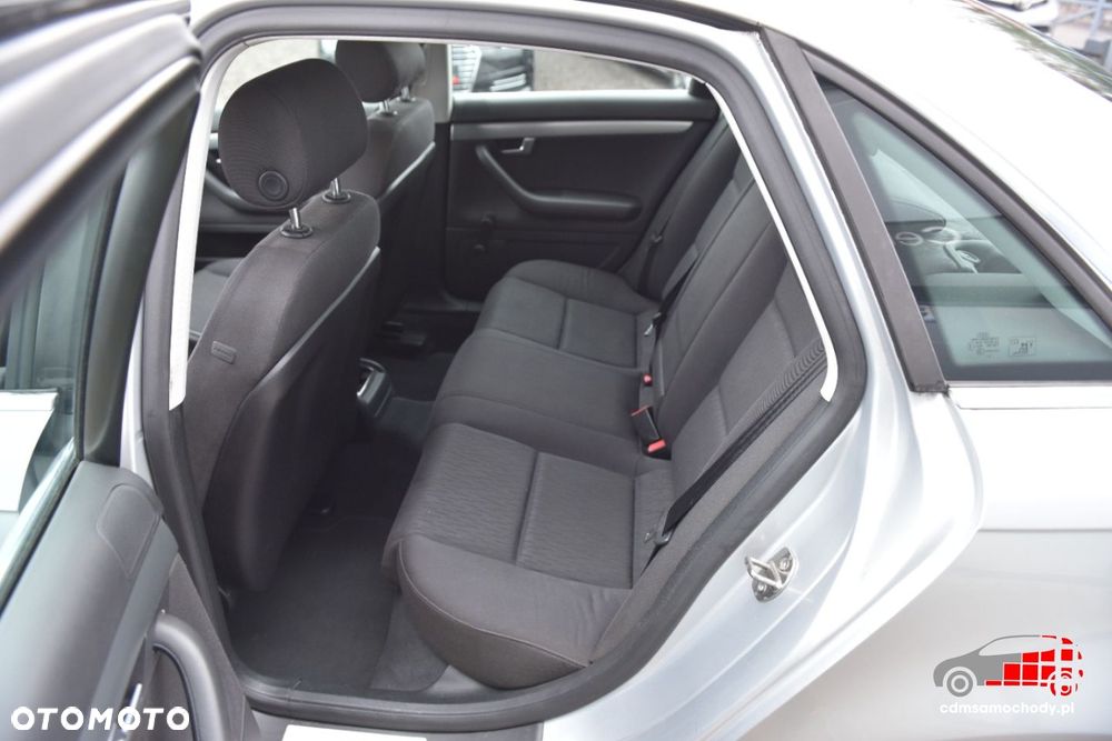 Audi A4 Limousine - 14