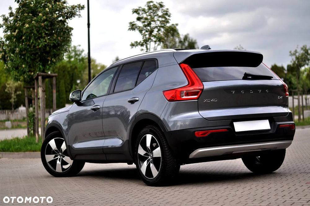 Volvo XC 40 D4 AWD Momentum Pro - 10