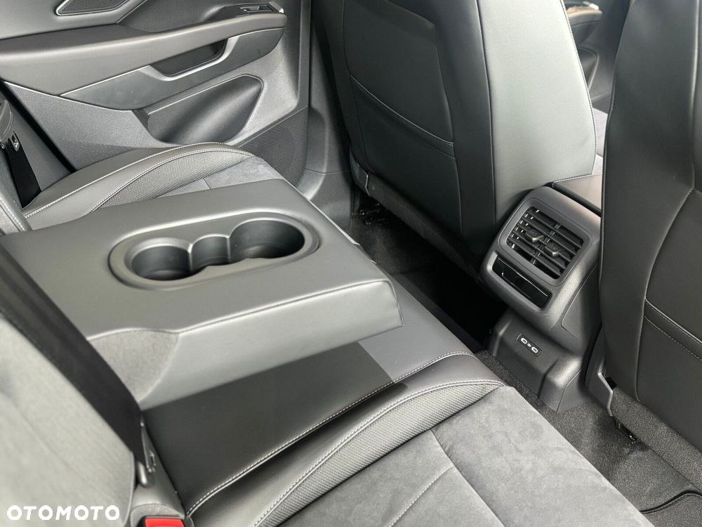 Volkswagen T-Roc - 13
