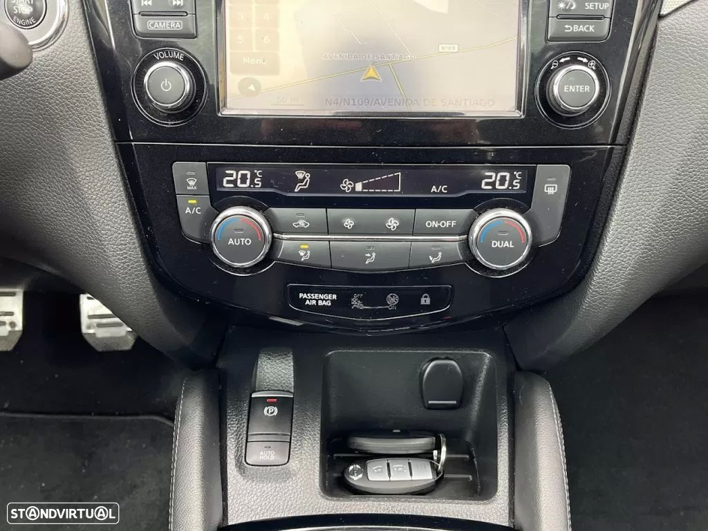 Nissan Qashqai 1.5 dCi N-Connecta 18 - 19