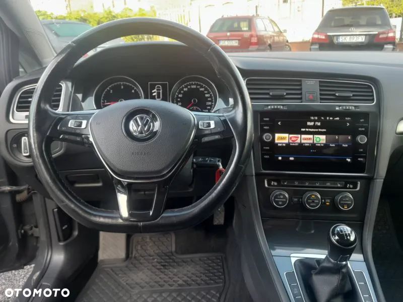 Volkswagen Golf - 17