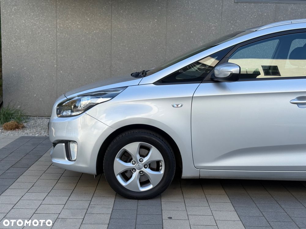 Kia Carens - 19