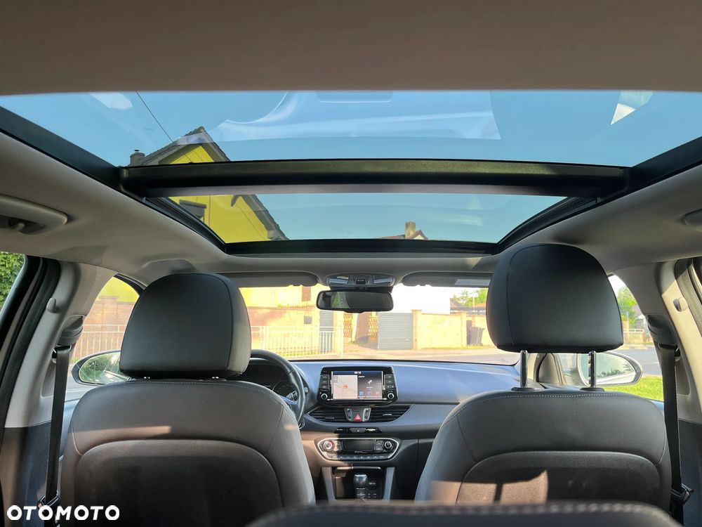 Hyundai i30 1.6 D Premiere Luxury DCT - 24
