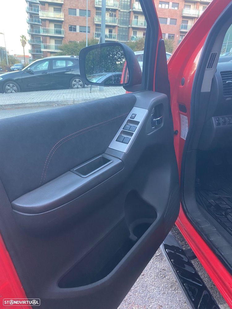 Nissan Navara 2.5 dCi CD LE Hi-Tech +P.Premium 4WD - 17