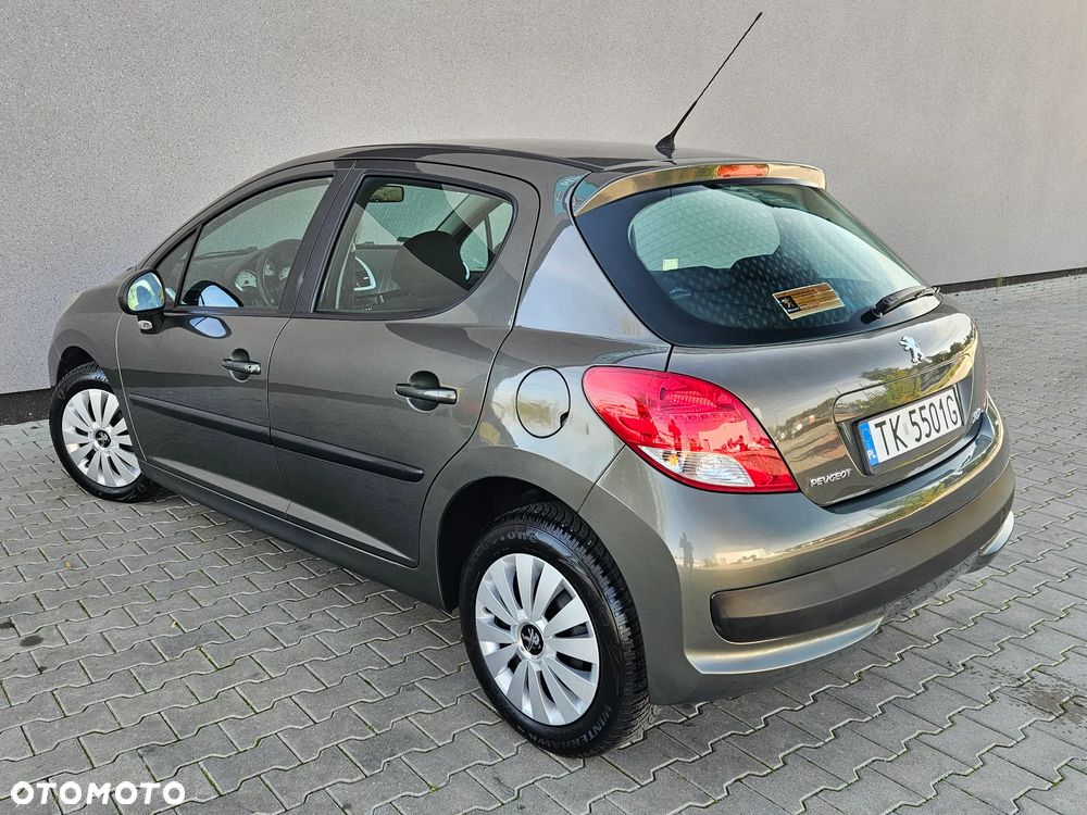 Peugeot 207 1.4 Trendy - 21