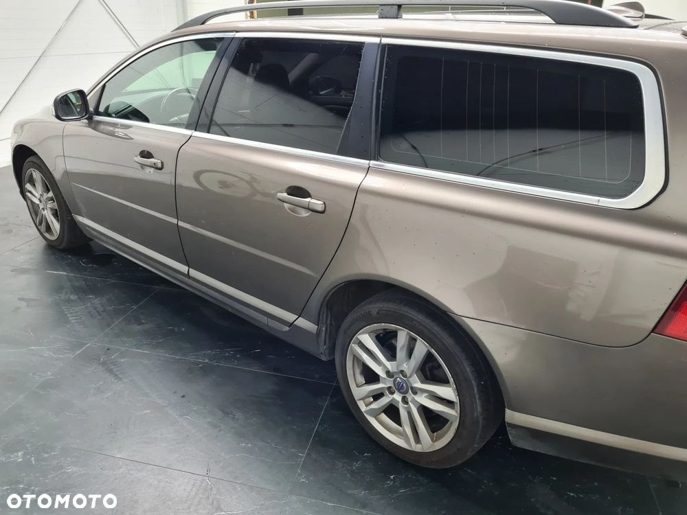 Volvo V70 2.4D Summum - 20