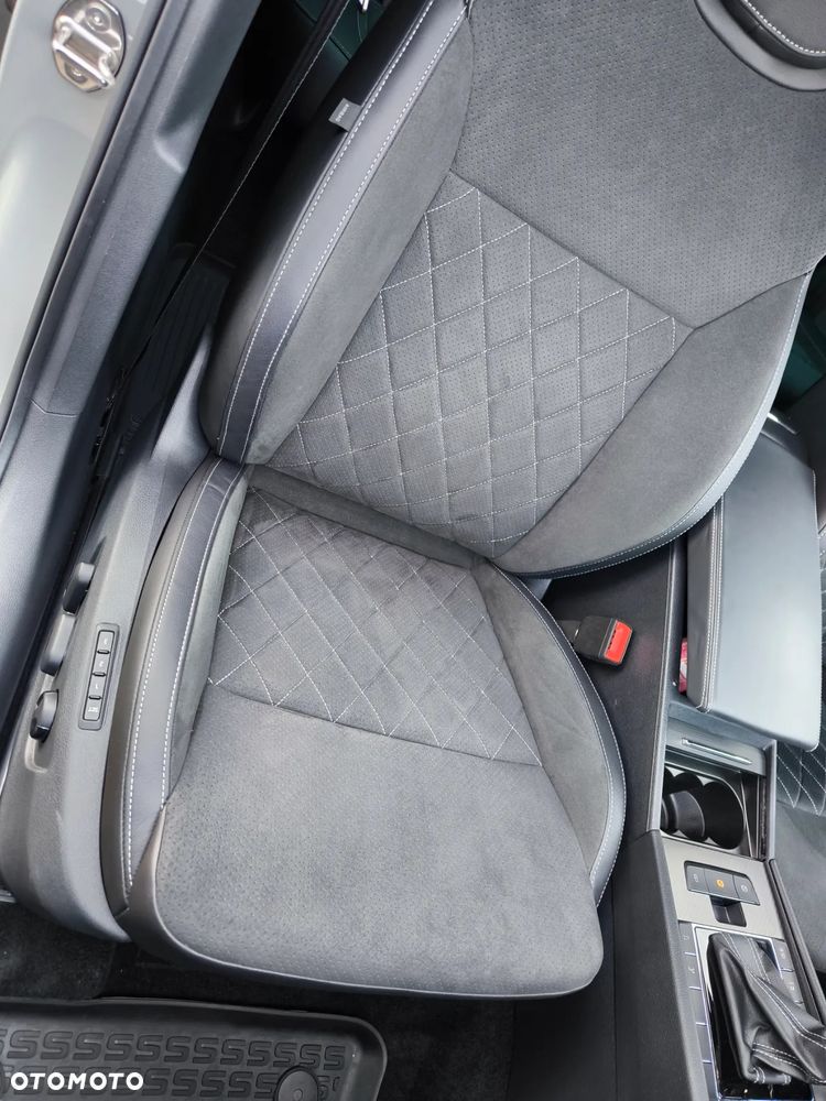 Skoda Superb 2.0 TDI SCR Sportline DSG - 38