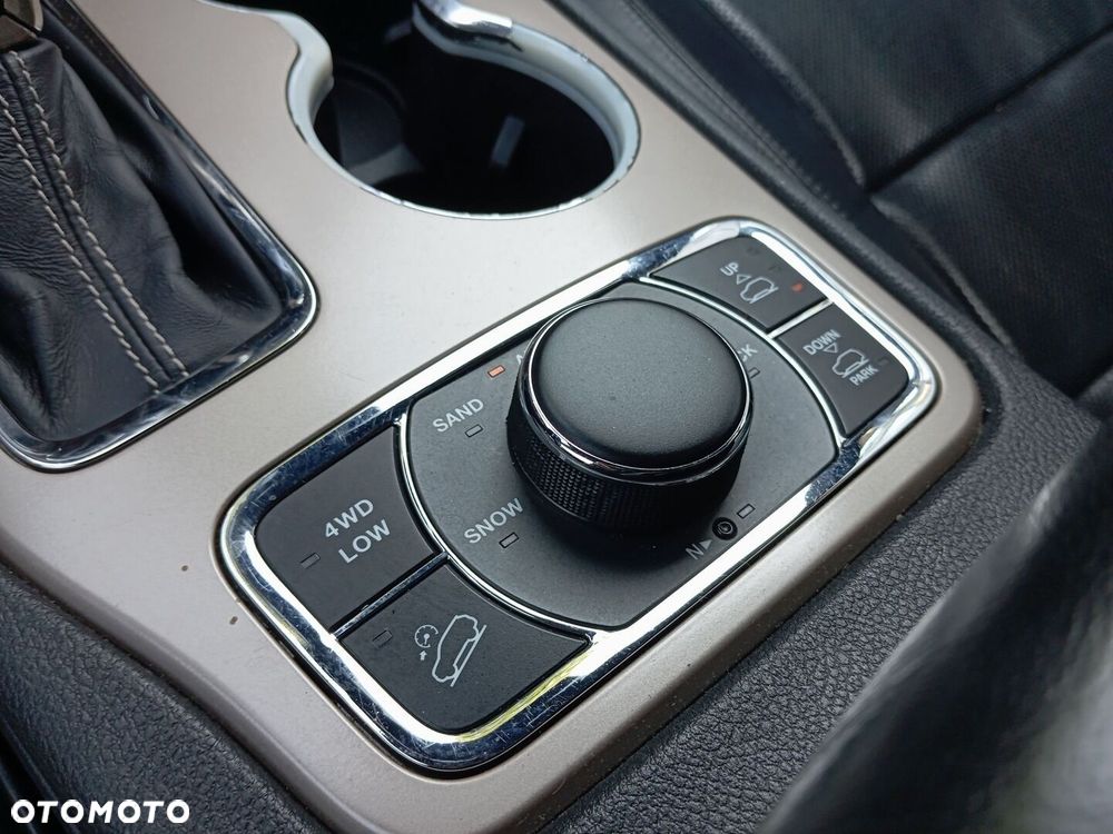 Jeep Grand Cherokee - 20