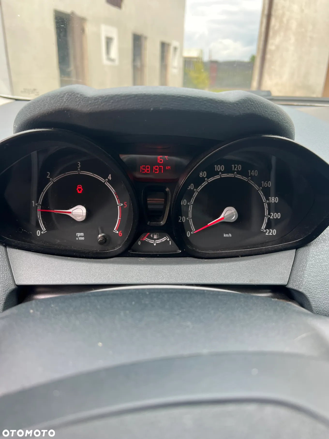 Ford Fiesta 1.4 TDCi Ambiente - 8