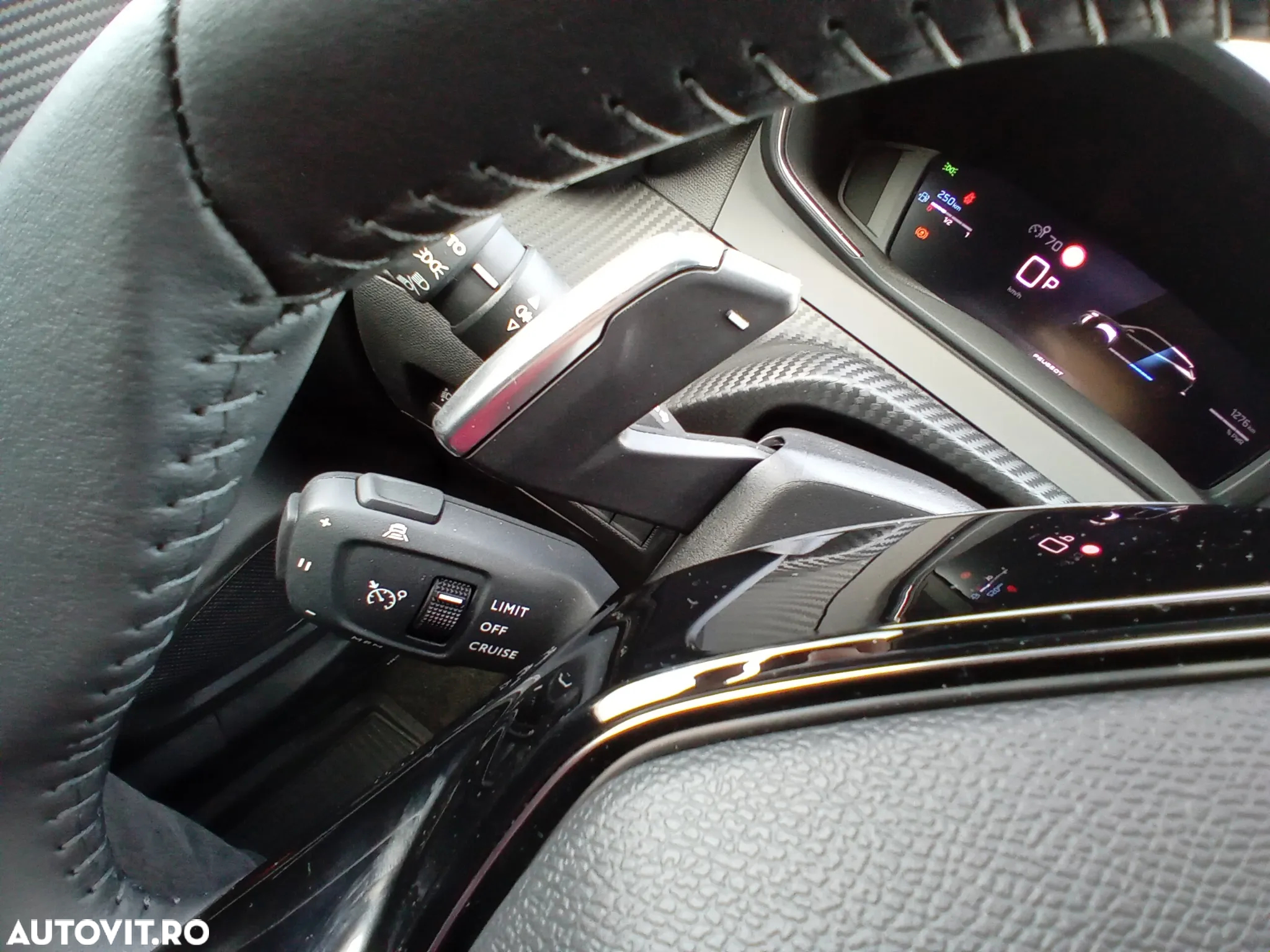 Peugeot 2008 Hybrid 145 e-DSC Allure - 26