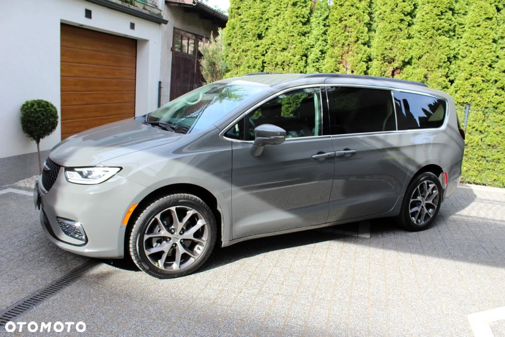 Chrysler Pacifica - 5