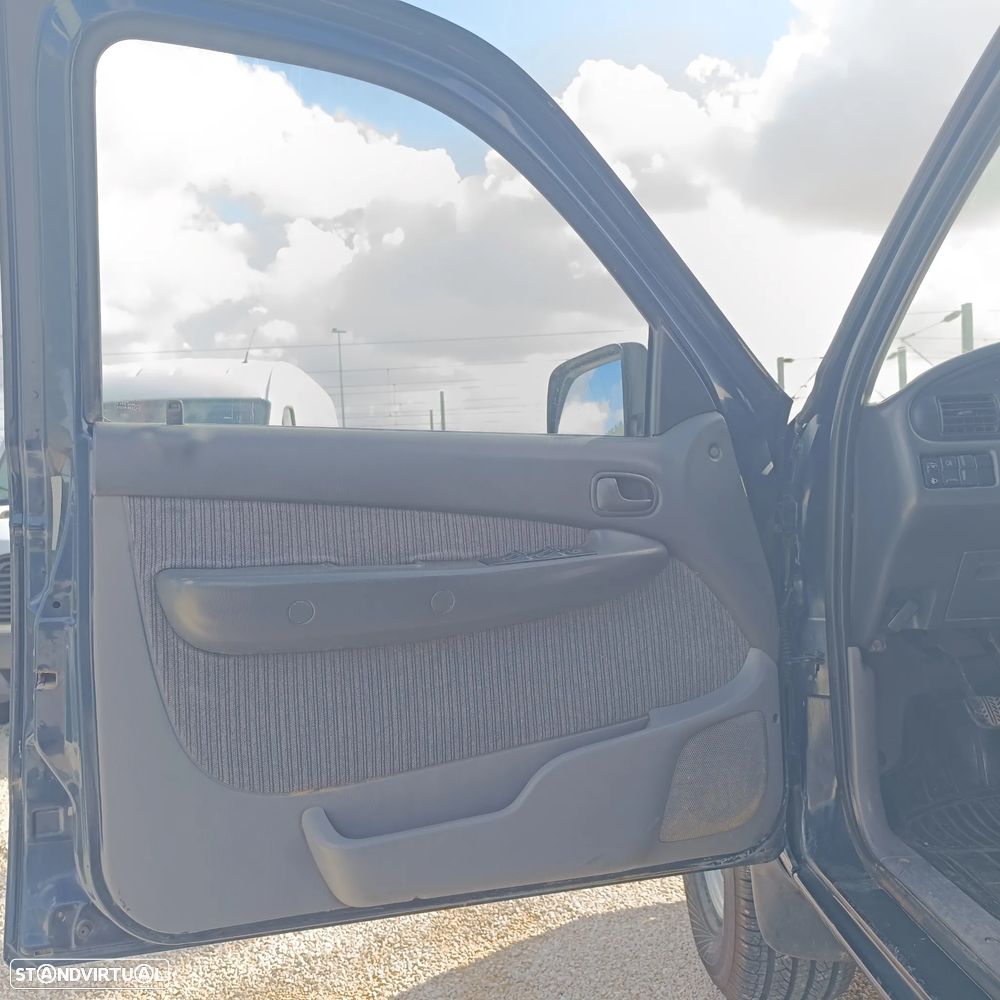 Mazda B2500 4x4 Cab. Dupla Cx. Madeira - 16