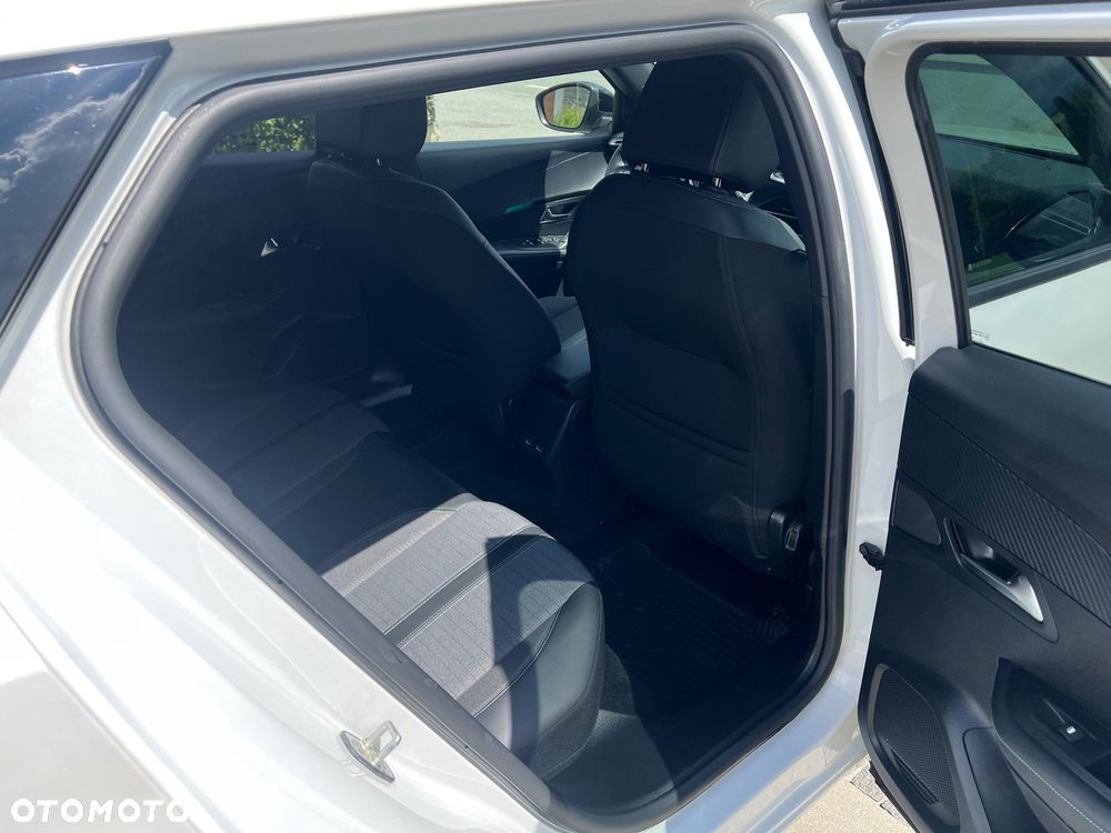 Peugeot 2008 PureTech 130 Allure - 29