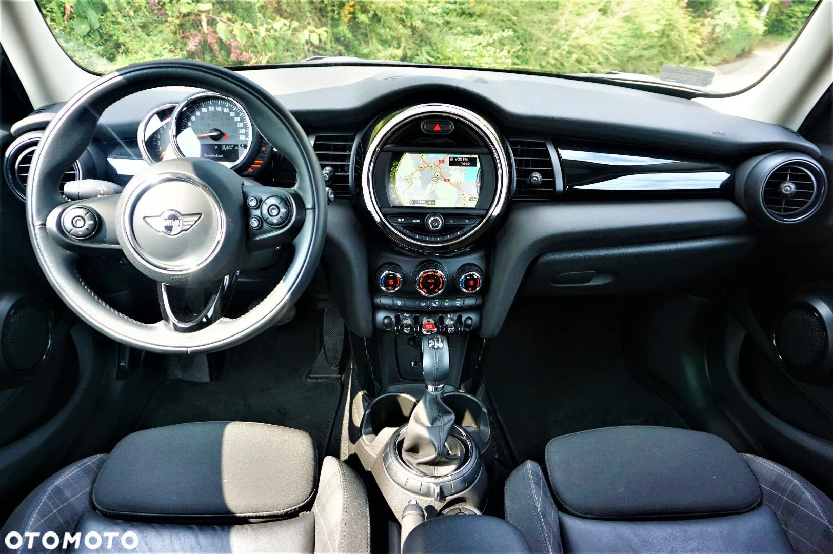 MINI Cooper Standard - 5