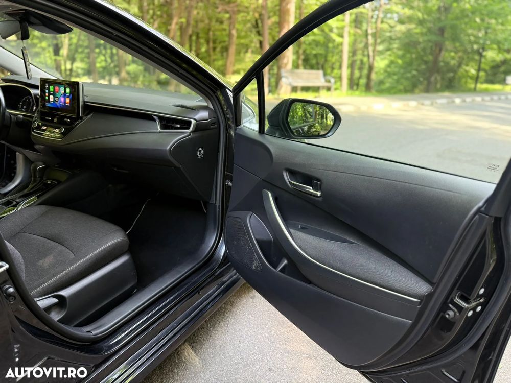 Toyota Corolla 1.8 HSD Business - 12