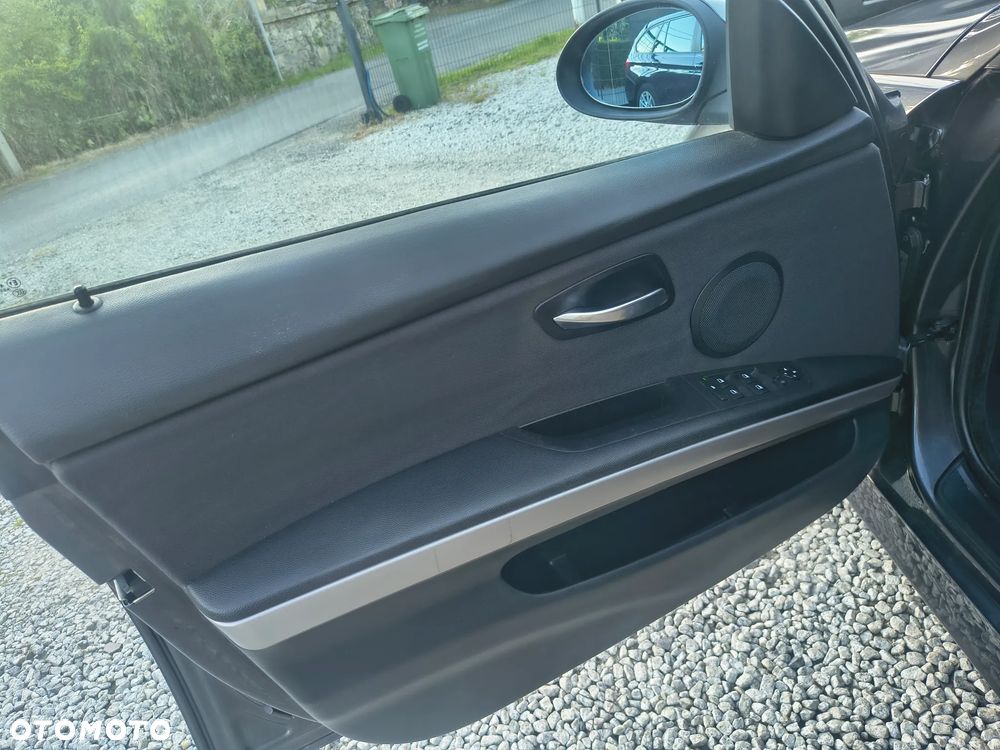 BMW Seria 3 320d Edition Sport - 16
