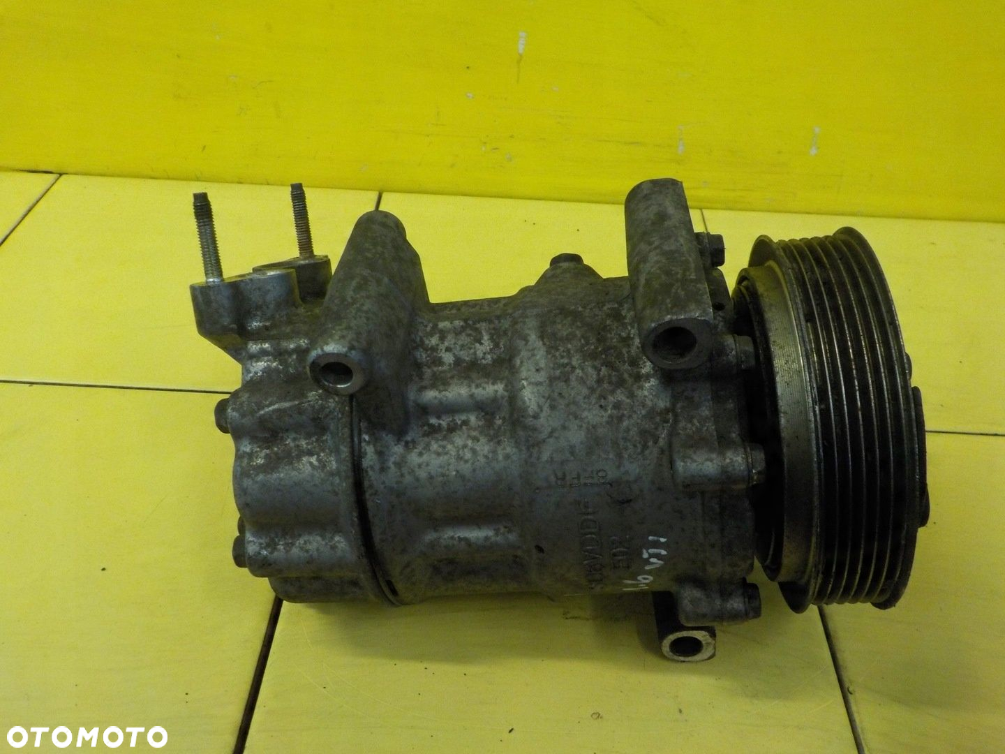 CLUBMAN R56 1.6 VTI 10r 120KM N12B16A sprezarka klimatyzacji 2758433-01 - 3