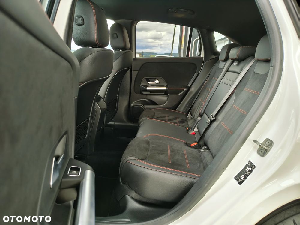 Mercedes-Benz GLA 200 d 8G-DCT Edition AMG Line - 35