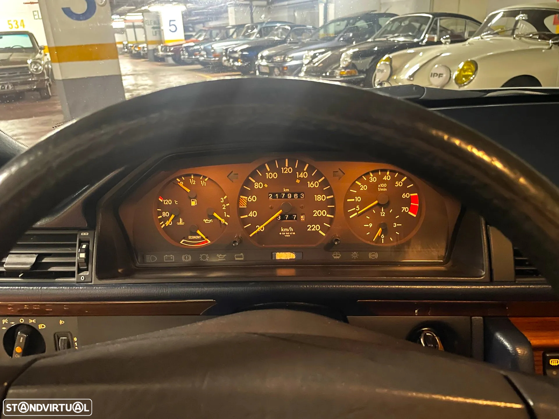 Mercedes-Benz 230 - 7