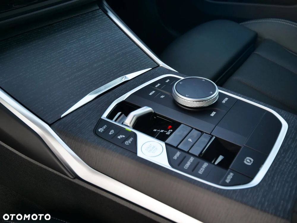 BMW Seria 3 330i xDrive M Sport sport - 19