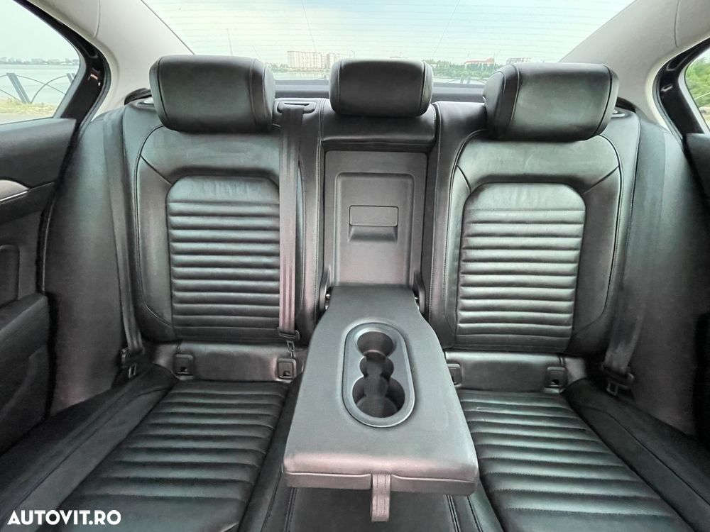 Volkswagen Passat - 10