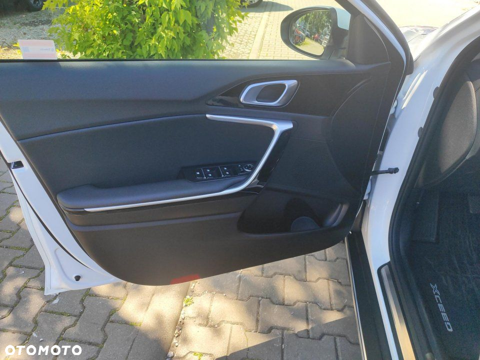 Kia XCeed - 10