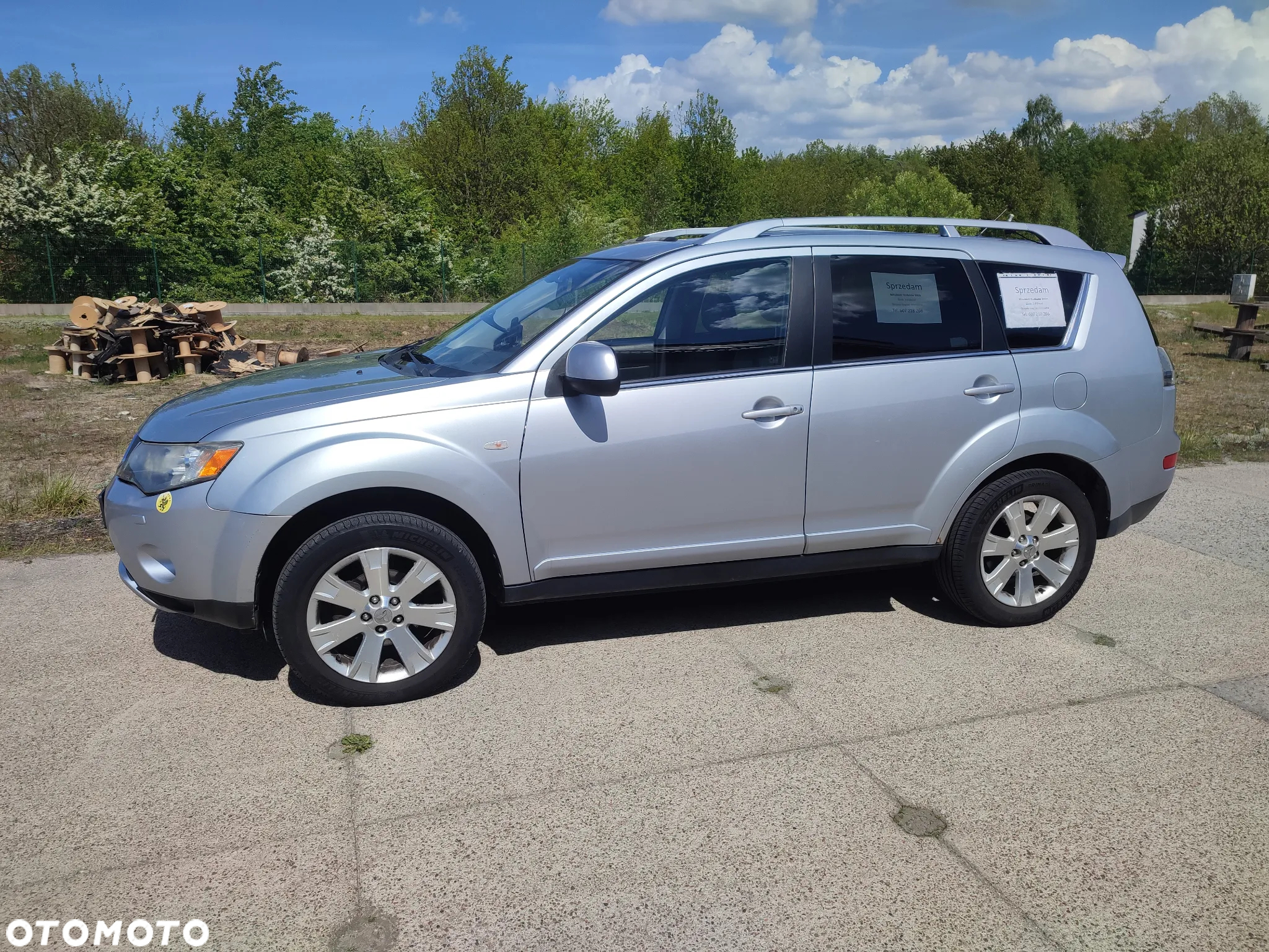 Mitsubishi Outlander - 2