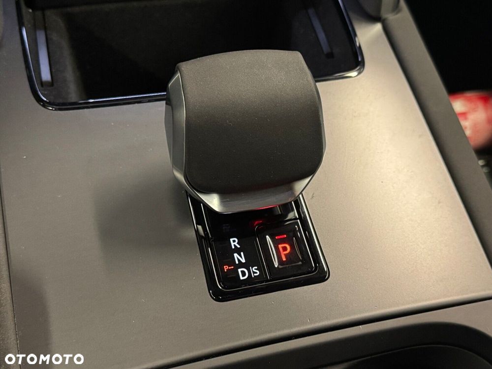 Land Rover Discovery Sport - 24