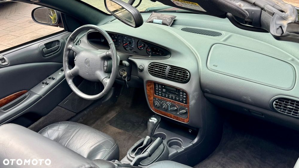 Chrysler Stratus LX 2.5 - 9