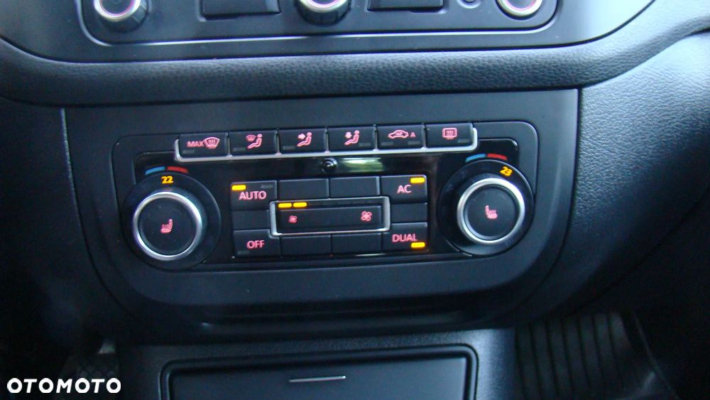 Volkswagen Golf Plus 1.6 TDI Highline - 12