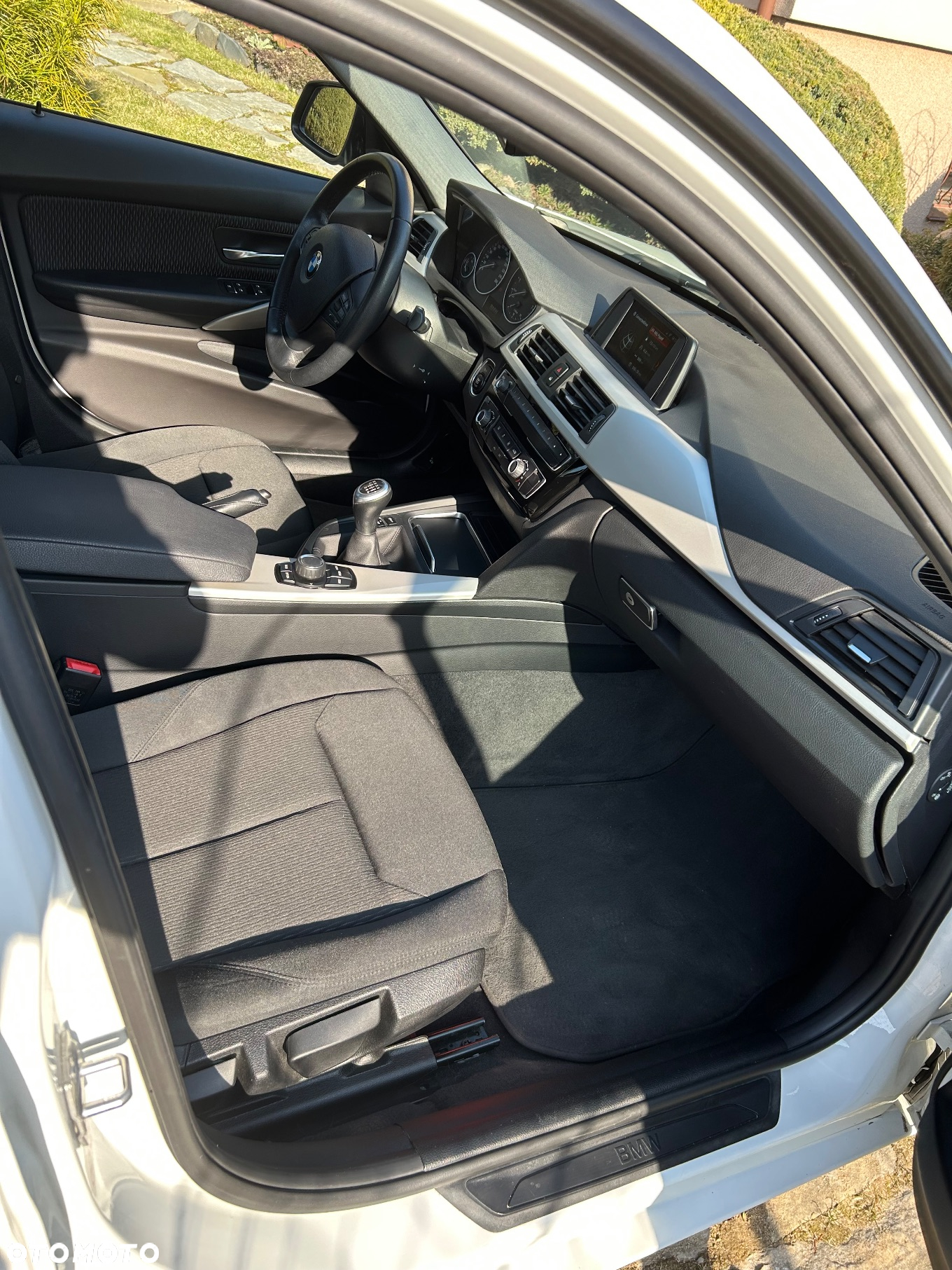 BMW Seria 3 318i - 13