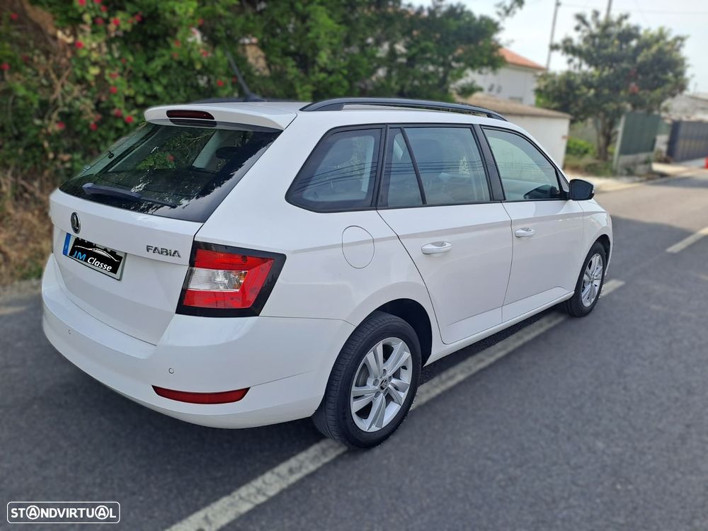 Skoda Fabia Break 1.0 Active Plus - 6