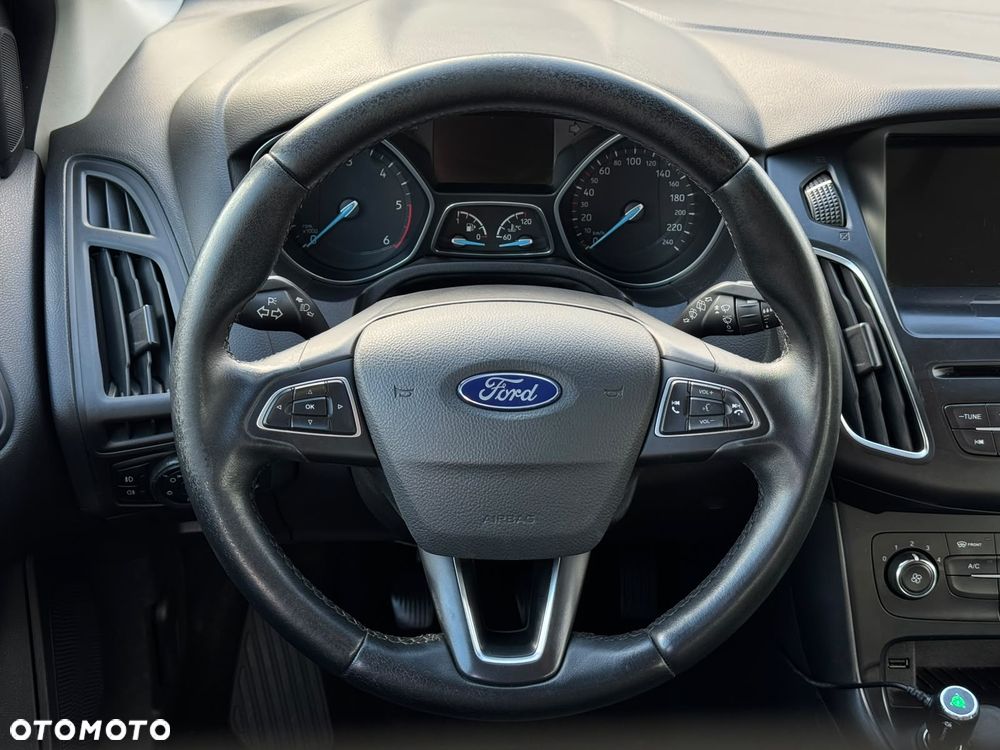 Ford Focus 1.5 TDCi SYNC Edition - 6