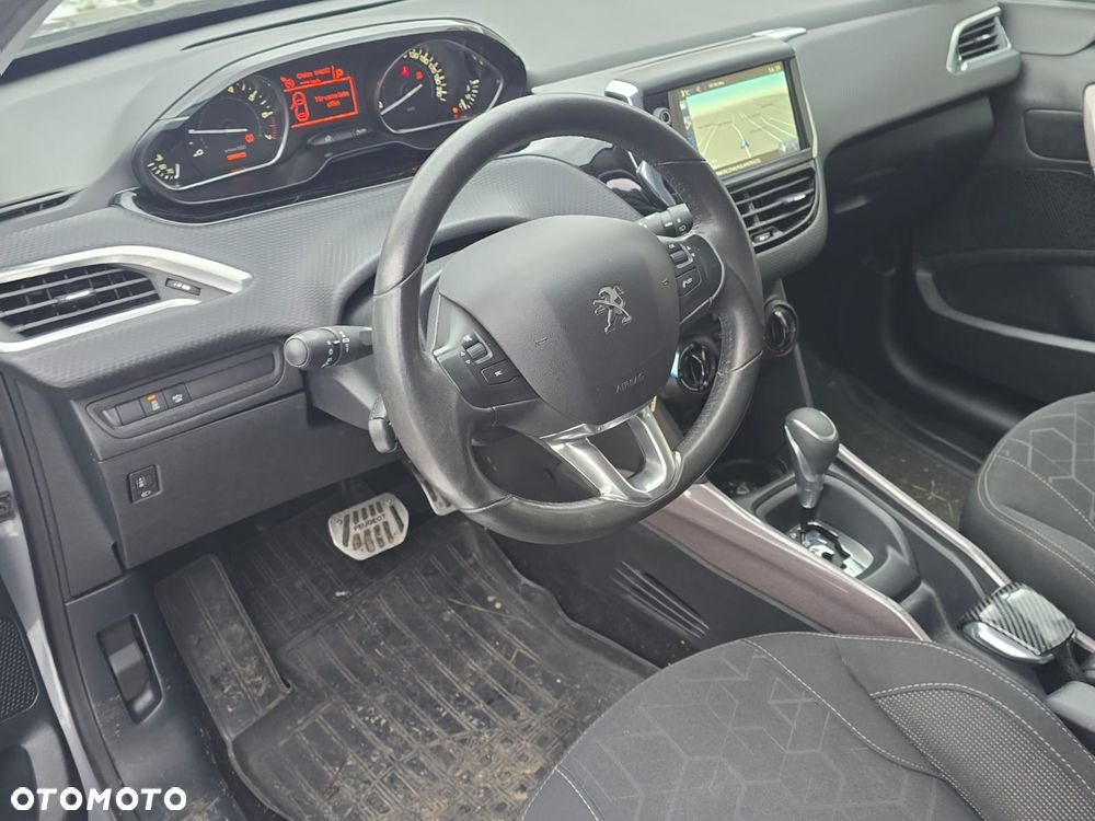 Peugeot 2008 1.2 Pure Tech Allure S&S EAT6 - 10