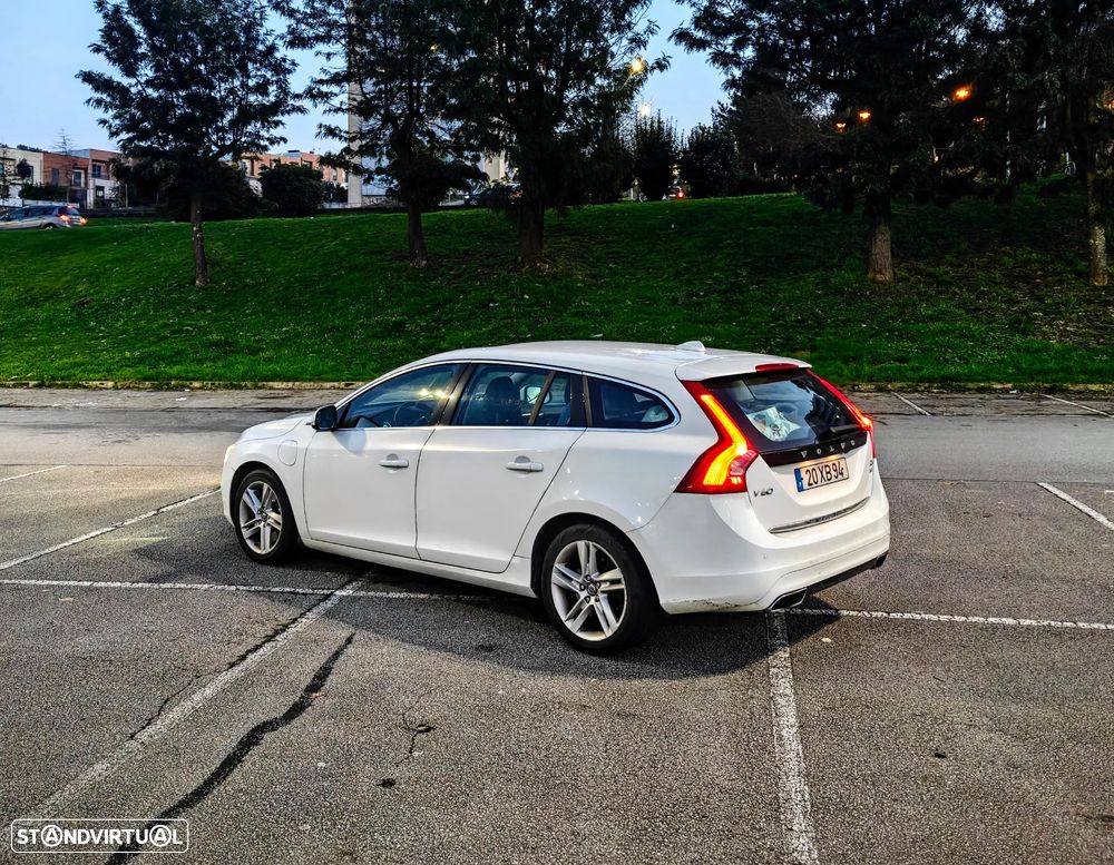 Volvo V60 2.4 D6 R-Design Sum.AWD Phev - 22