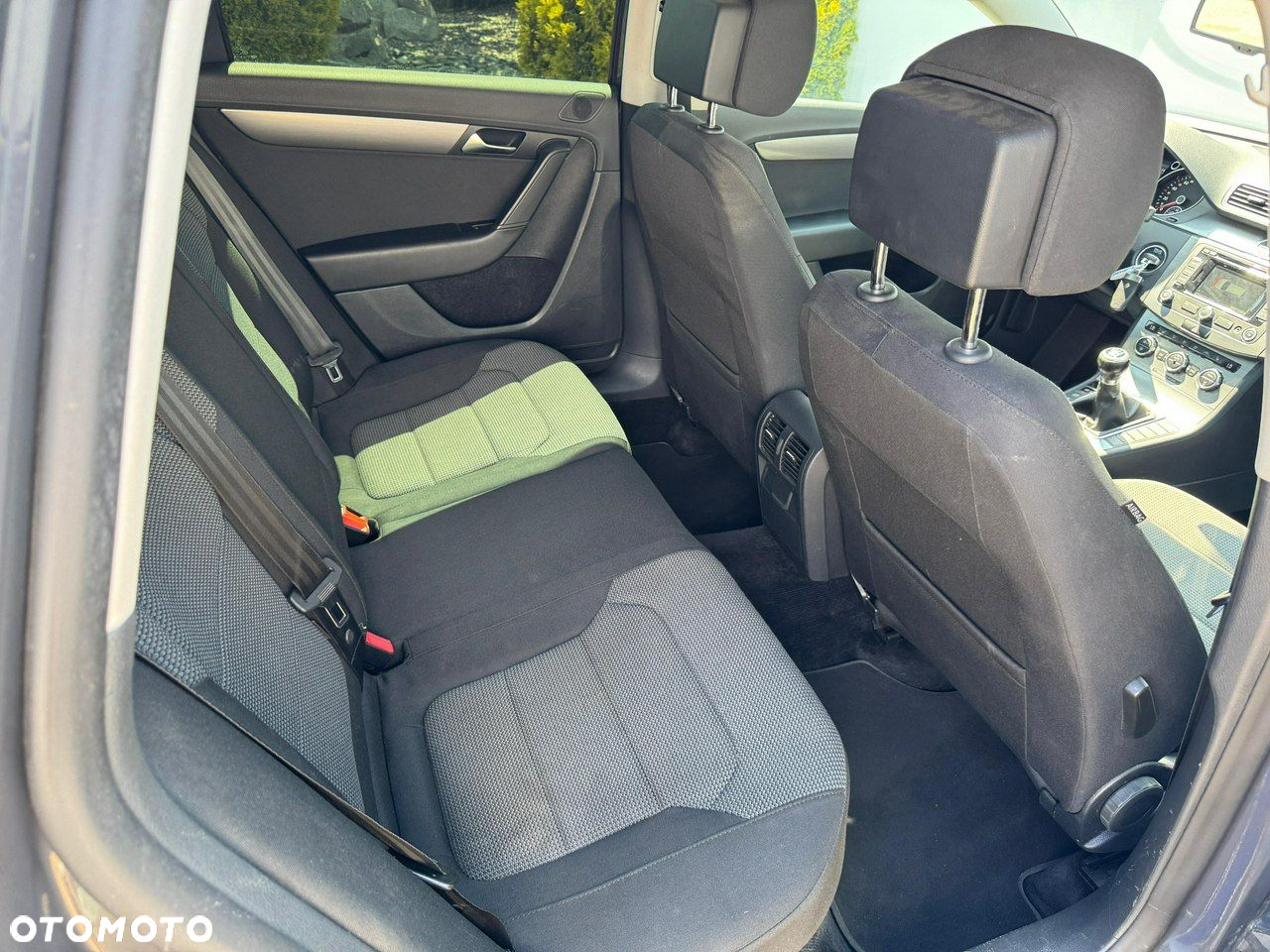 Volkswagen Passat - 26