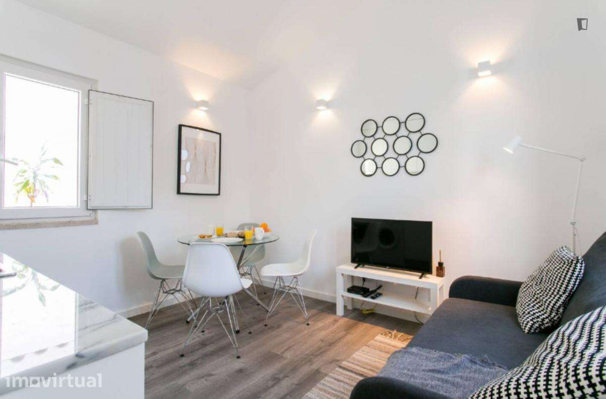 Apartamento com 1 quartos - localizado em Ajuda Lisbon - Grande imagem: 2/11