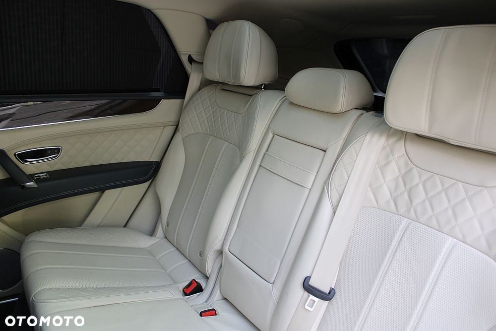 Bentley Bentayga W12 Mulliner - 16