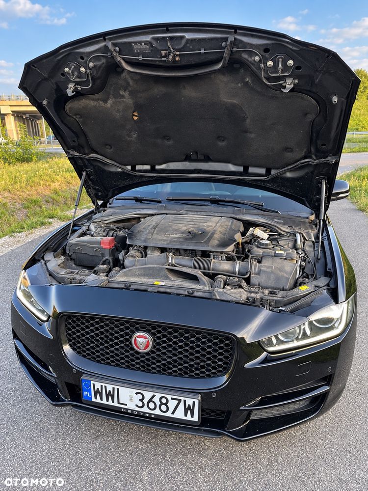 Jaguar XE 2.0 D Prestige - 8