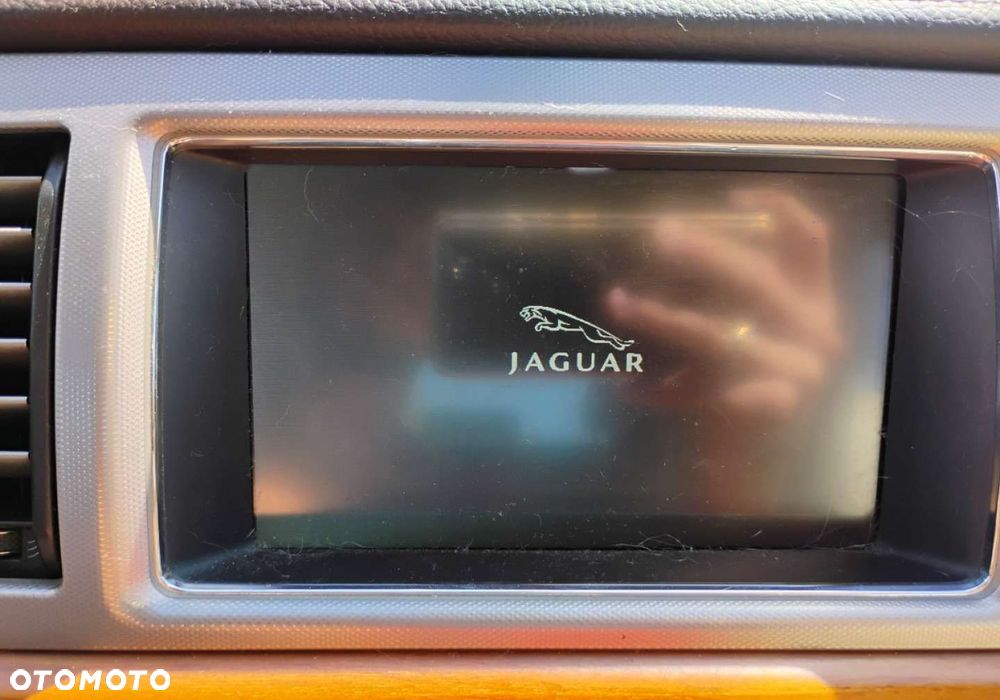 Jaguar XF - 16