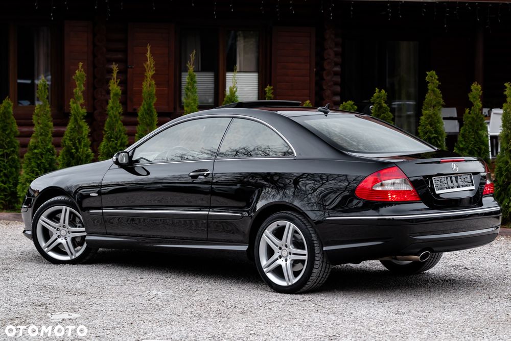 Mercedes-Benz CLK - 12