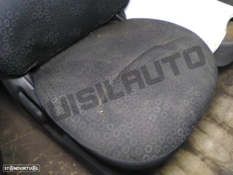 Conjunto Bancos Frente  Toyota Yaris I (p10) [1999_2005] 1.4 D- - 8