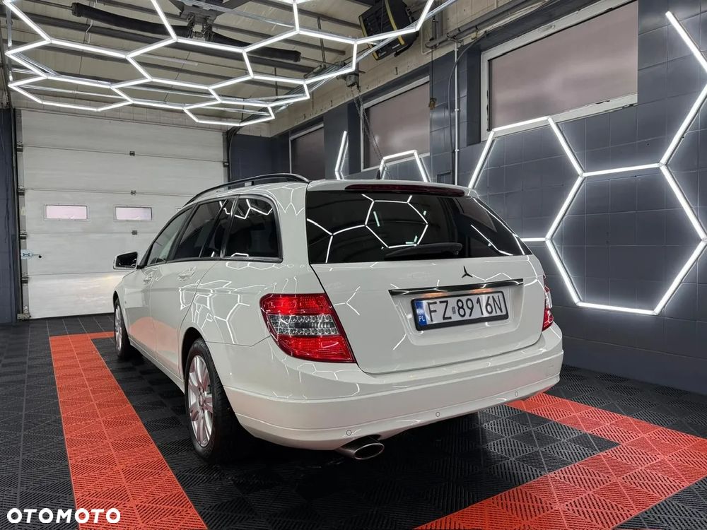 Mercedes-Benz Klasa C 220 CDI DPF (BlueEFFICIENCY) Elegance - 4