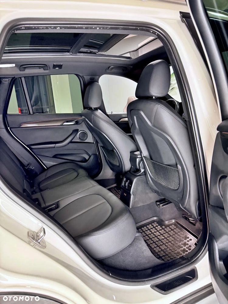 BMW X1 sDrive18i Sport Line - 16