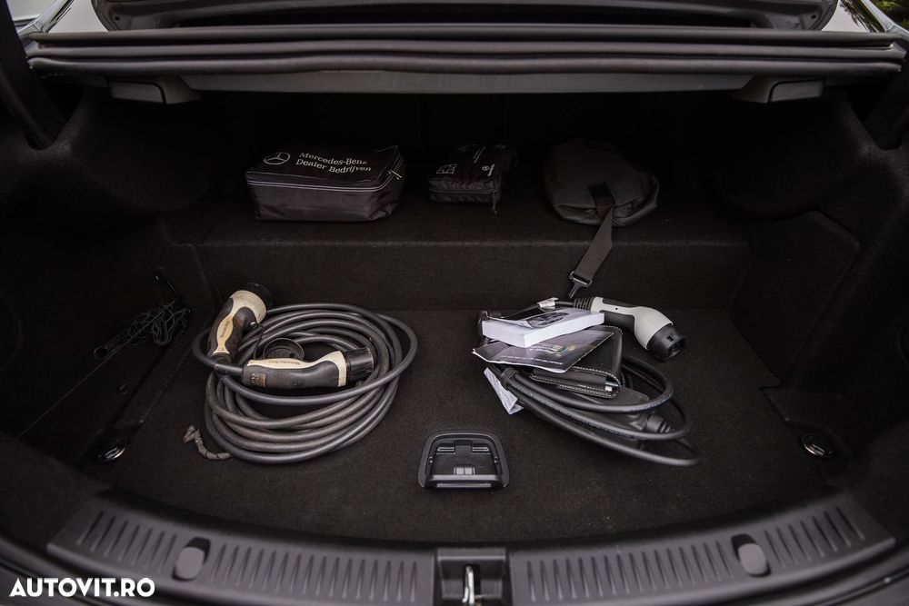 Mercedes-Benz E - 33