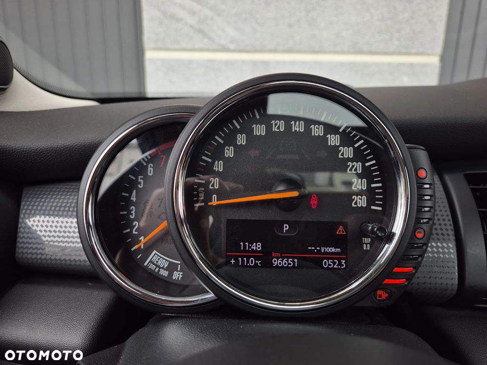 MINI Cooper Standard - 8