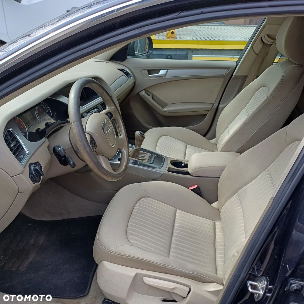 Audi A4 Avant 2.0 TDI DPF Attraction - 13